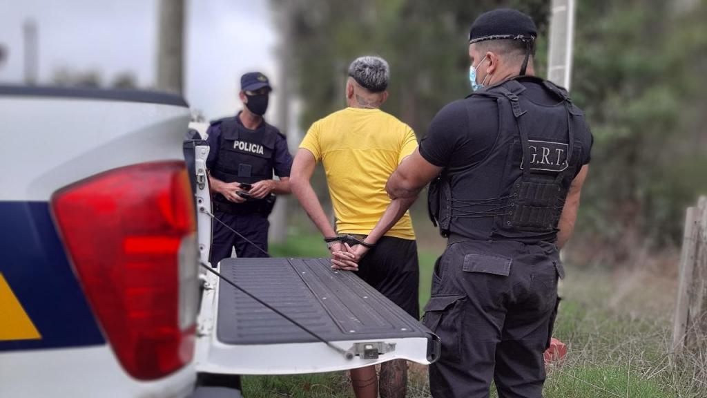 Schiappacasse detido por posse de arma (Fotos: Dirección Nacional de Policía Caminera)