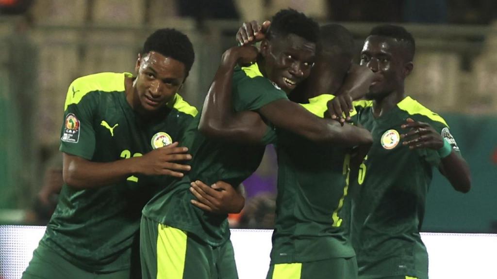 A festa do Senegal depois da vitória sobre a Guiné Equatorial