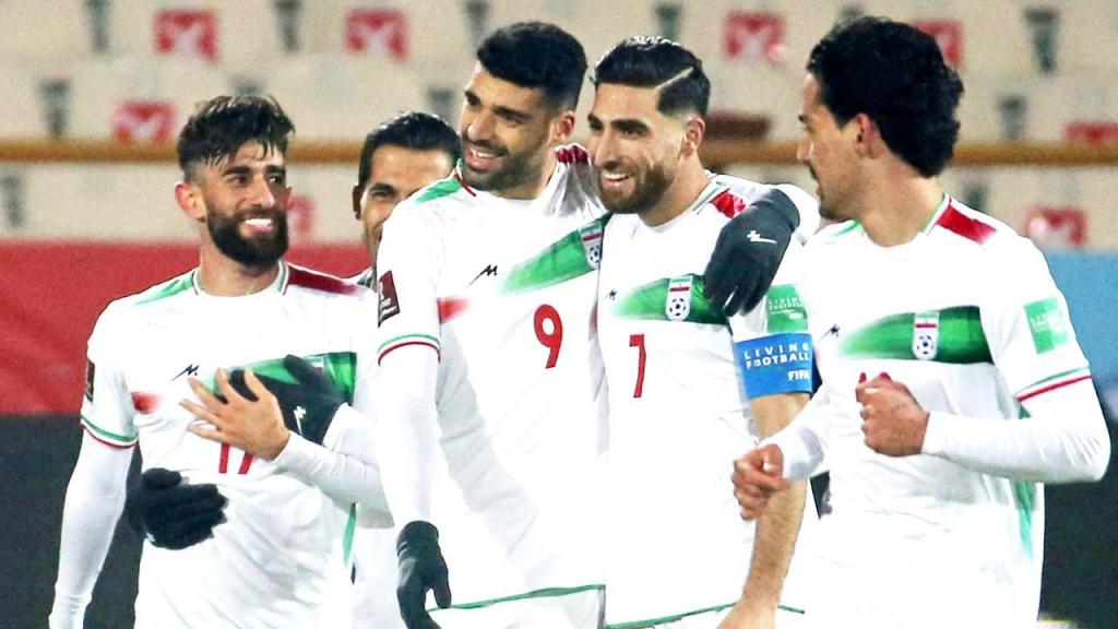 Mehdi Taremi marcou o golo da vitória do Irão, já apurado para o Mundial 2022, sobre os Emirados Árabes Unidos, na qualificação (Atta Kenare/AFP via Getty Images)