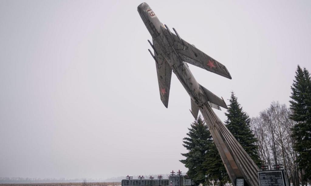 Caças da NATO intercetam aviões russos ((AP Photo/Vadim Ghirda)