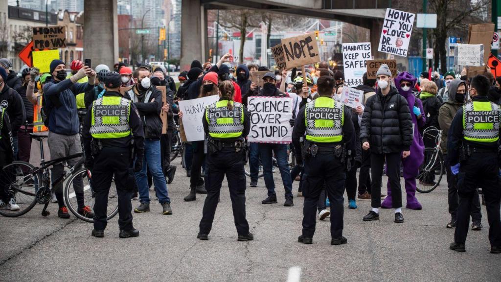 Protestos contra as medidas de restrição no Canadá (Nathan Denette/AP)