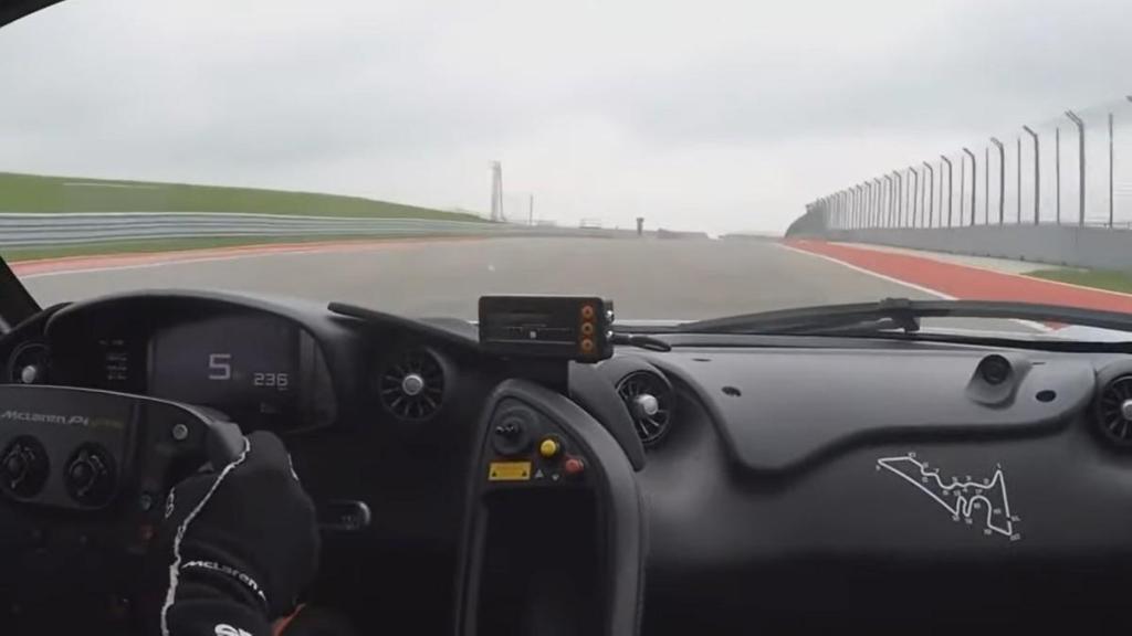 McLaren P1 GTR em aceleração (captura YouTube)