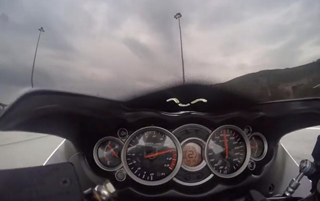 Suzuki Hayabusa em aceleração (captura YouTube)