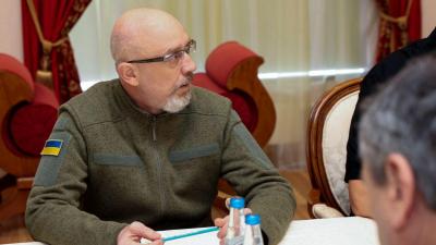 Zelensky propõe demissão do ministro da Defesa Oleksii Reznikov - TVI