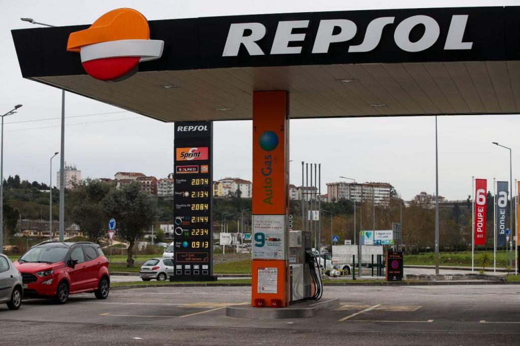 Estação da Repsol (Foto de arquivo: Lusa/Paulo Novais)