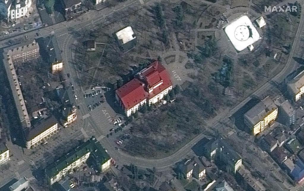 Teatro de Mariupol (Maxar Technologies)