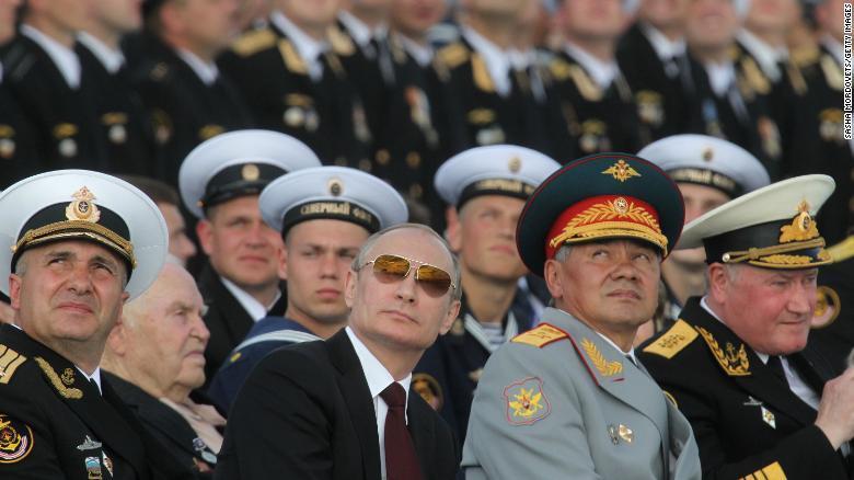 Vladimir Putin e o Ministro da Defesa Sergei Shoigu