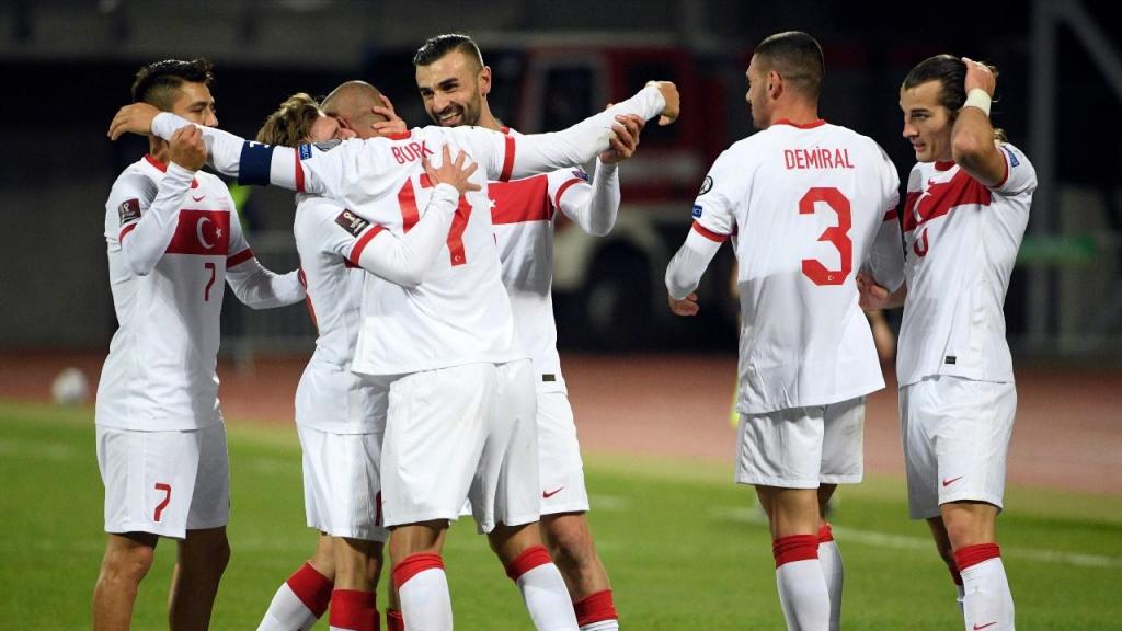 Seleção da Turquia na qualificação para o Mundial 2022 (Roman Koksarov/AP)