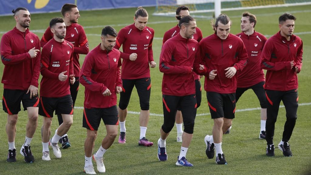 Seleção da Turquia realizou primeiro treino em Portugal, no Estádio de São Miguel, em Gondomar (Getty Images)