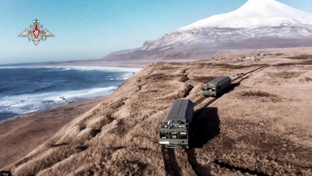 Imagem do Exército Russo, mostrando mísseis na ilha Matua, uma das Curilhas
