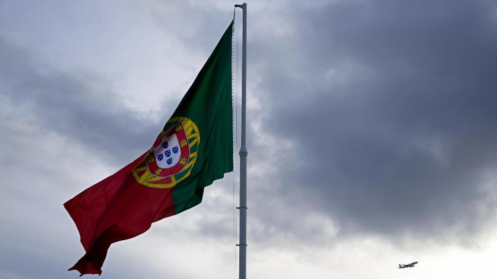 Bandeira de Portugal. (AP Photo/Armando Franca)
