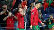 Otávio, aqui com Cristiano Ronaldo, festeja o 1-0 no Portugal-Turquia (Luís Vieira/AP)