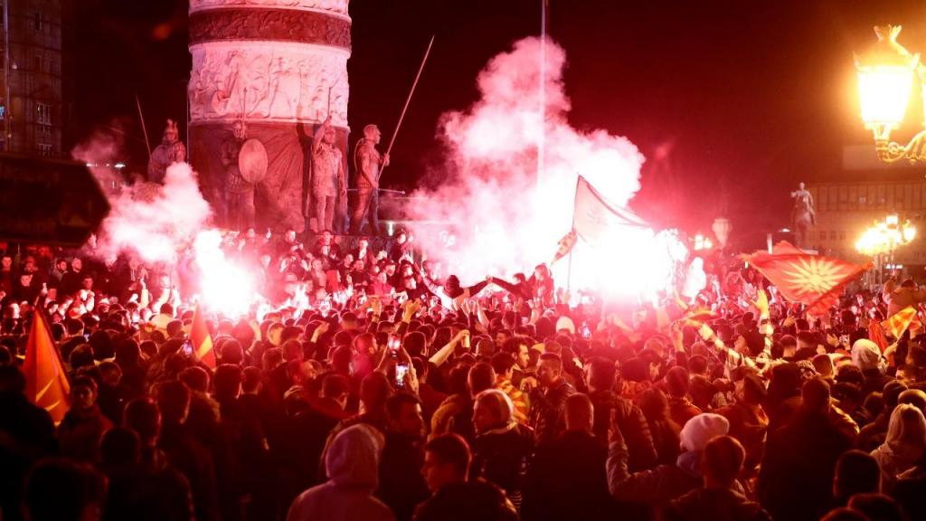 A festa dos adeptos macedónios em Skopje (AP)