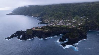 Polaco salvo de veleiro nos Açores após entrar em paragem cardiorrespiratória - TVI