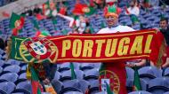 Adepto de Portugal no Estádio do Dragão, para o jogo com a Macedónia do Norte (Getty Images)