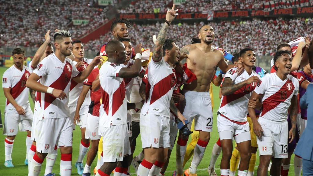 Seleção do Peru (EPA/Paolo Aguilar)