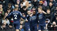 Kyle Walker, Phil Foden, Raheem Sterling e Kevin De Bruyne festejam golo do Manchester City ante o Burnley (Rui Vieira/AP)