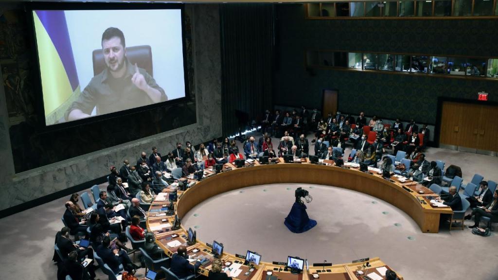 Zelensky dirige-se ao Conselho de Segurança da ONU (Spencer Platt/Getty Images)
