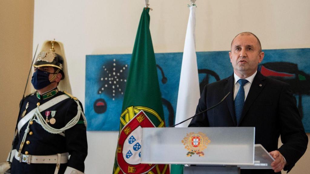 Presidente da Bulgária, Rumen Radev, em conferência de imprensa, no Porto (Rui Manuel Farinha/Lusa)