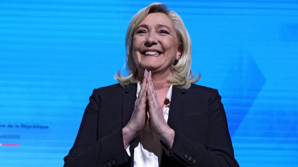 A candidata presidencial francesa do partido de extrema-direita Rassemblement National (RN), Marine Le Pen, dirigindo-se aos seus apoiantes no domingo. Foto: Thomas Samson/AFP/Getty Images