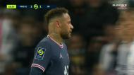 Neymar vê amarelo após simulação de Guendouzi e desespera