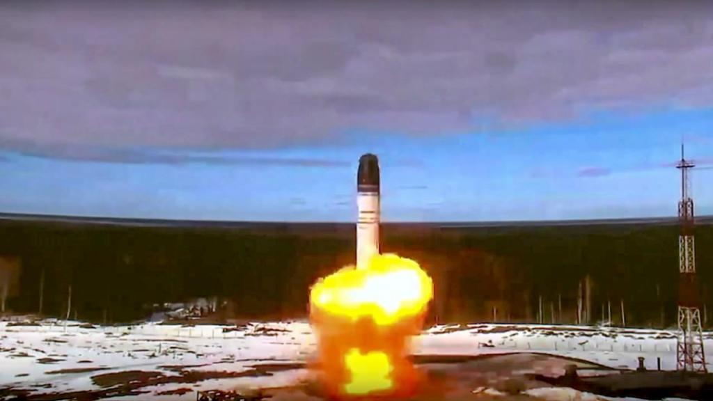 Teste do míssil balístico intercontinental russo Sarmat (AP)