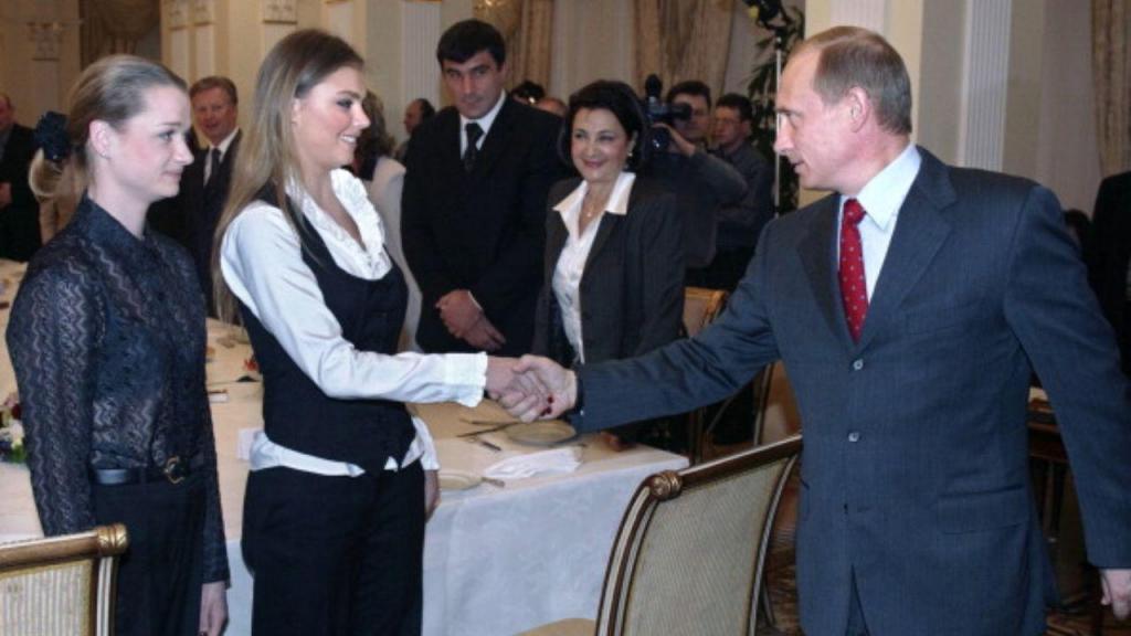 Alina Kabaeva e Vladimir Putin (SERGEI CHIRIKOV/AFP via Getty Images)