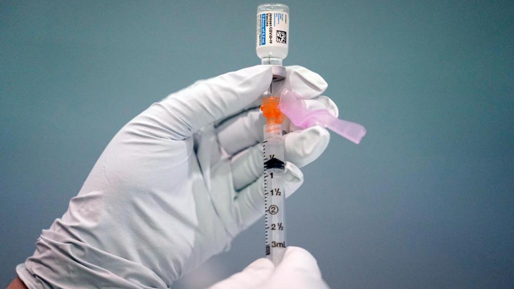 Vacina contra a covid-19. (AP Photo/Matt Rourke, File)