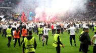 Invasão adeptos Eintracht Frankfurt
