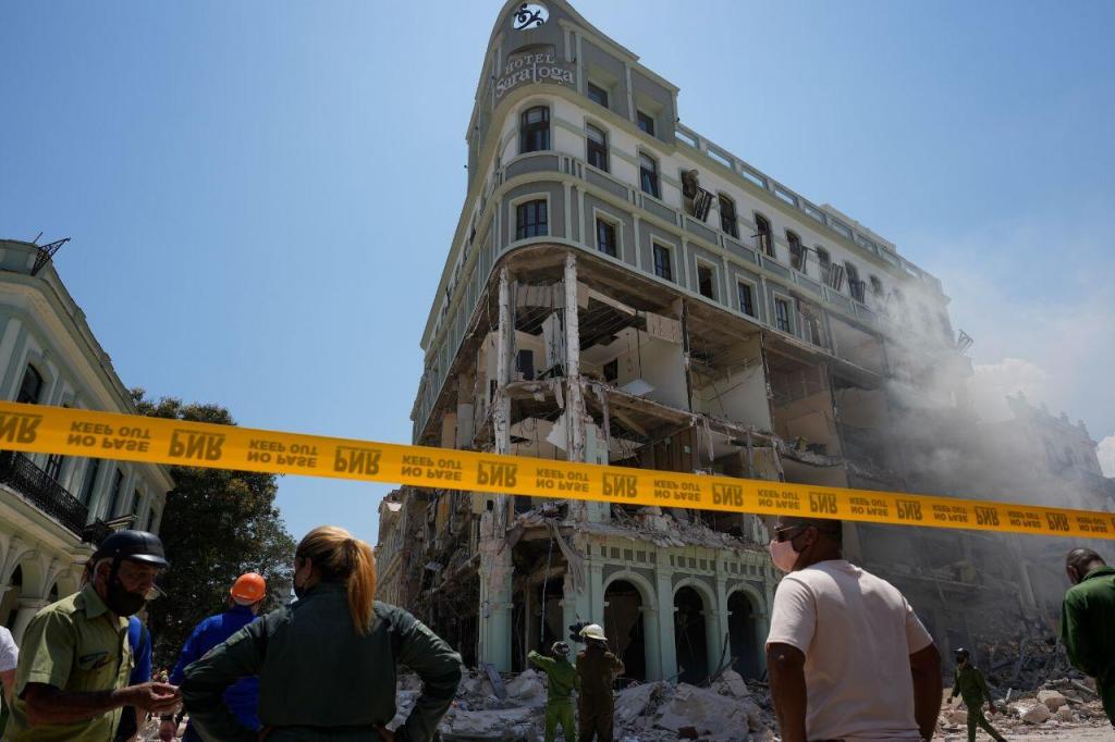 Explosão num hotel em Havana (AP Photo/Ramon Espinosa)