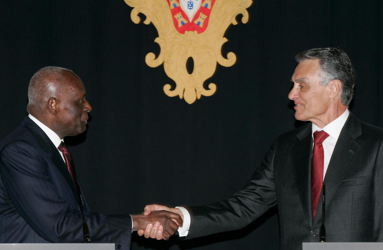 José Eduardo dos Santos com Cavaco Silva no dia 10 de março de 2009 (AP)