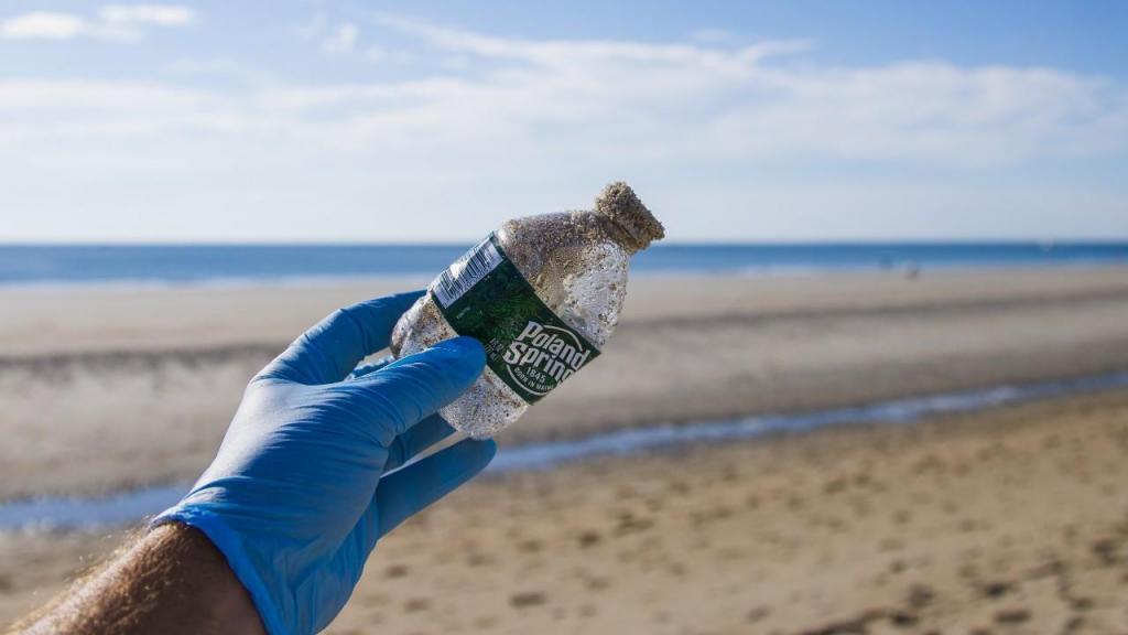 Limpeza de praias (Foto: Brian Y./Unsplash)