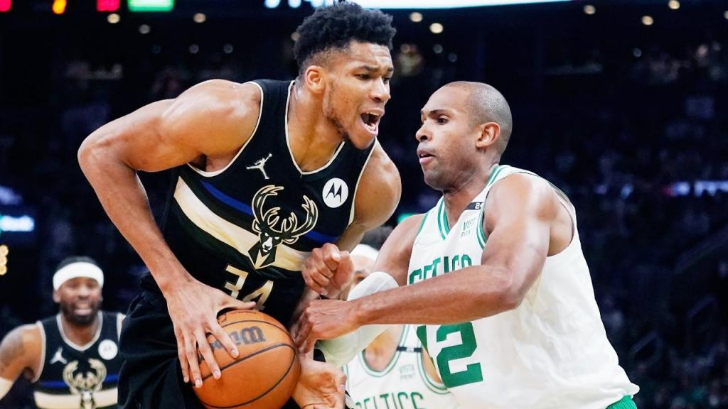 Giannis Antetokounmpo e Al Horford no Boston Celtics-Milwaukee Bucks, jogo cinco das meias-finais de conferência da NBA