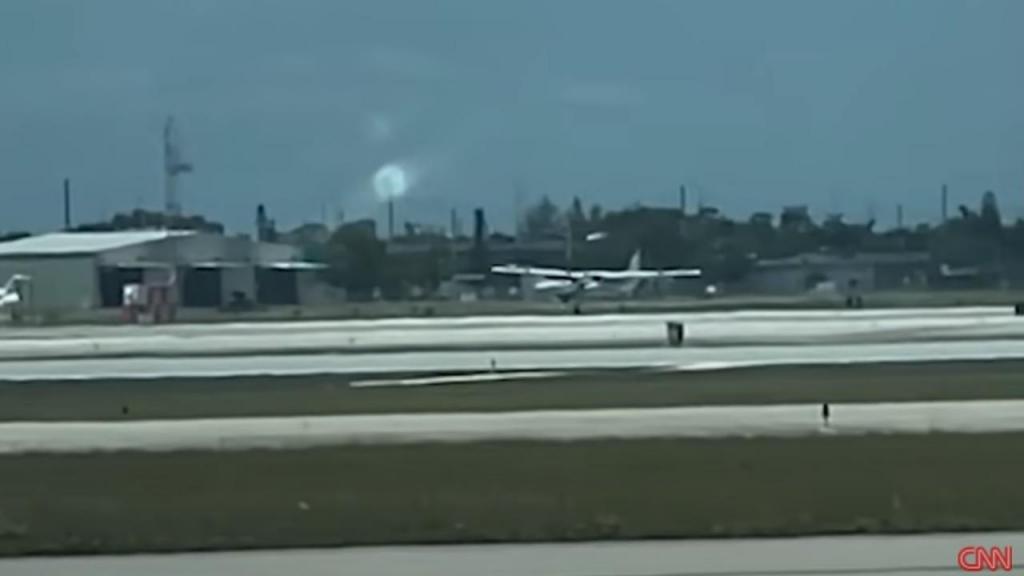 Passageiro aterra avião na Florida