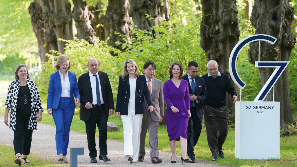 Os ministros dos Negócios Estrangeiros do G7 iniciaram, na quinta-feira, uma reunião de três dias, na Alemanha, país que ocupa atualmente a presidência anual rotativa do grupo, tendo convidado os homólogos da Ucrânia e da Moldava a participar no encontro (Foto de Marcus Brandt/piscina via AP)