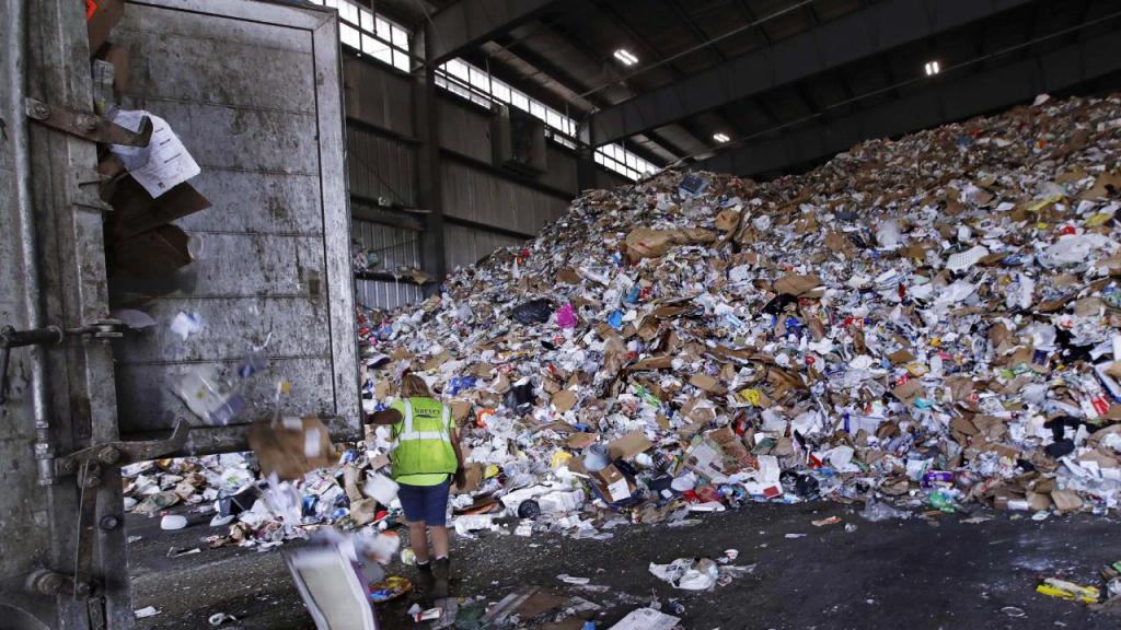 Dia Internacional da Reciclagem (Foto: AP/Charles Krupa)