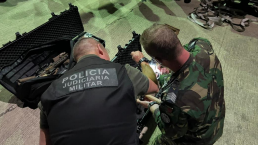 Tráfico de diamantes leva PJ Militar a passar bagagens a pente-fino (Fotografia de PJ Militar)