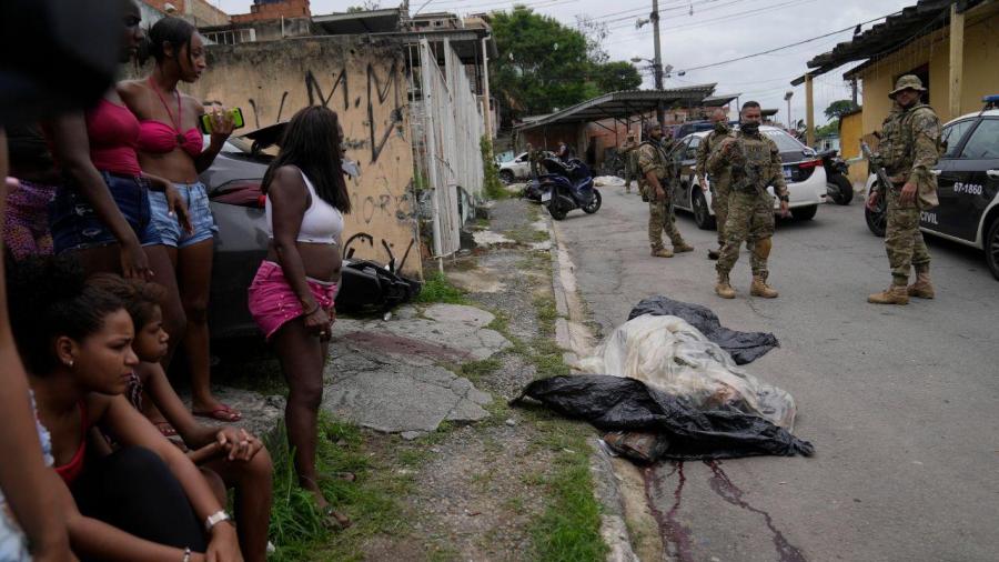 Operação policial em Vila Cruzeiro, Rio de Janeiro (AP Photo/Silvia Izquierdo)