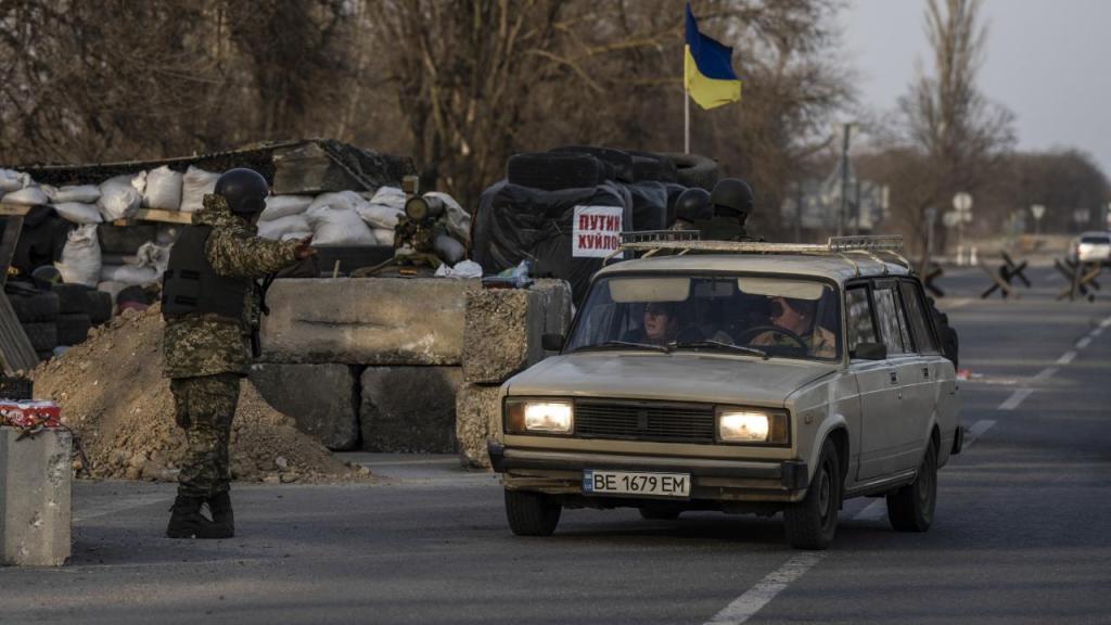 Regime especial de ISV para veículos matriculados na Ucrânia (Foto: AP/P. Giannakouris)