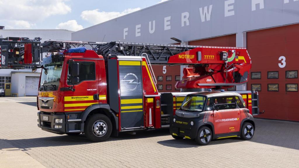 Opel Rocks-e ao serviço dos bombeiros da fábrica da marca automóvel