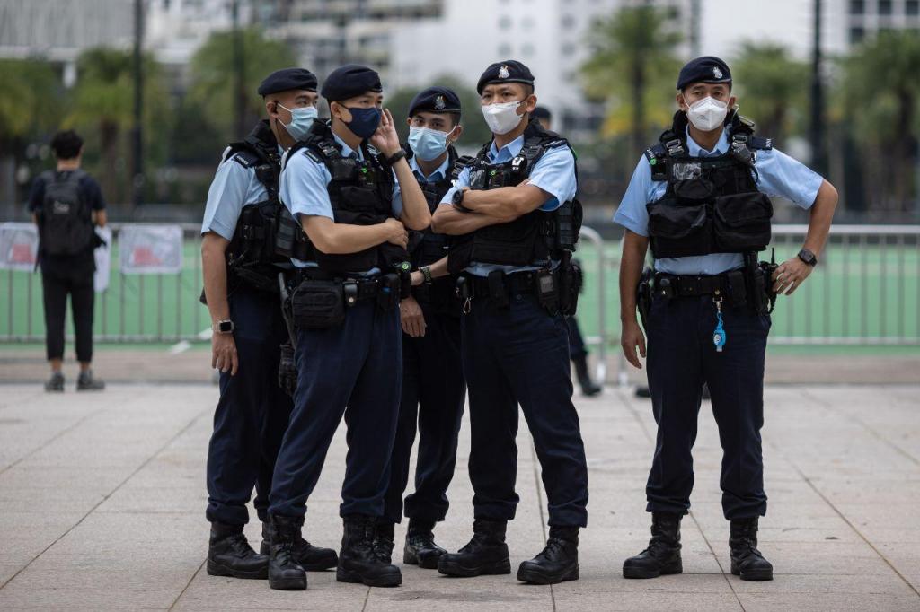 Polícia em Hong Kong (EPA/JEROME FAVRE)