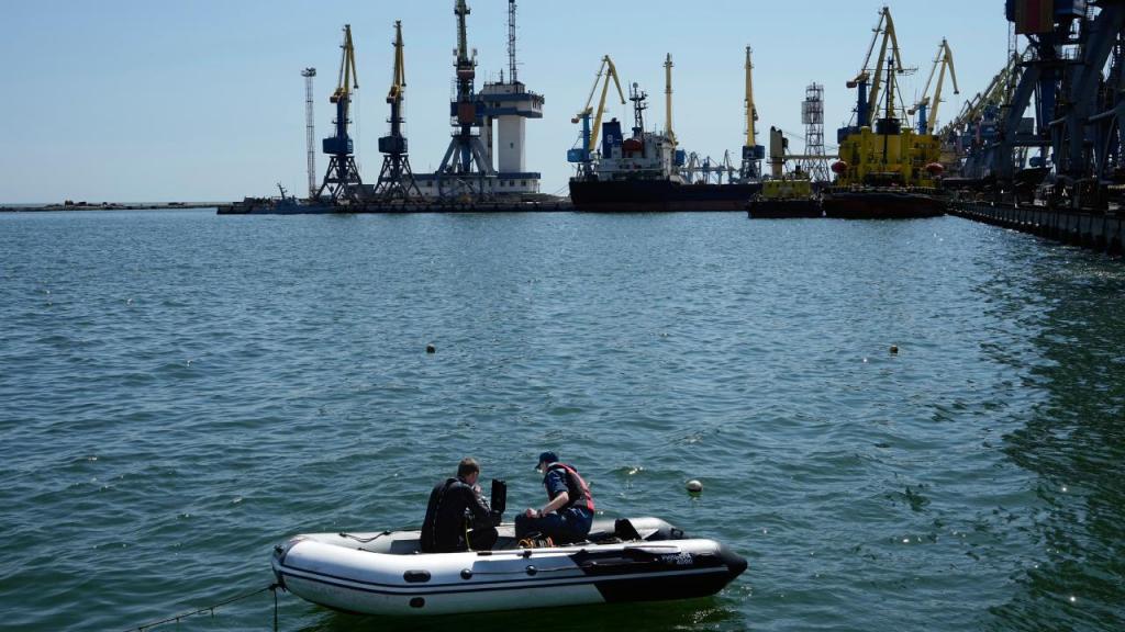 Desminagem ao largo do porto de Mariupol