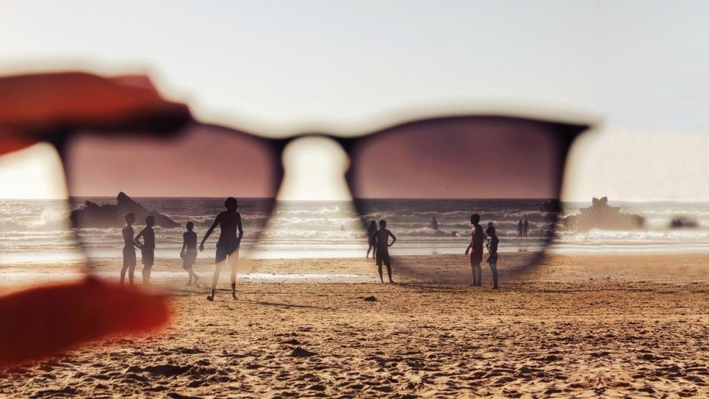 Proteção solar UV - óculos (Foto: Unsplash)