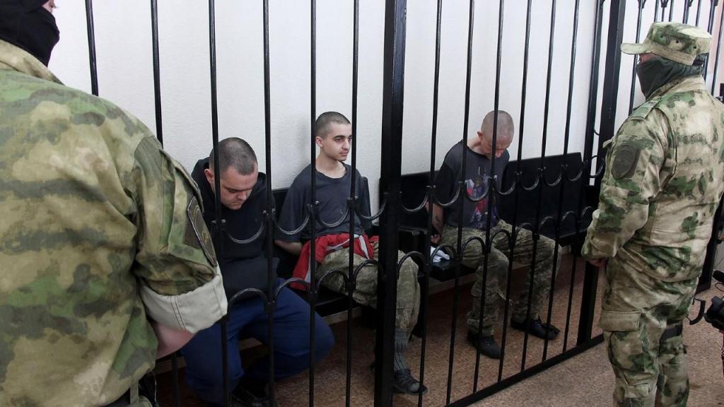 Shaun Pinner, Aiden Aslin e Saaudun Brahim. prisioneiros em Donetsk (Twitter) 