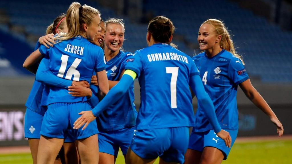 Seleção feminina da Islândia (AP)