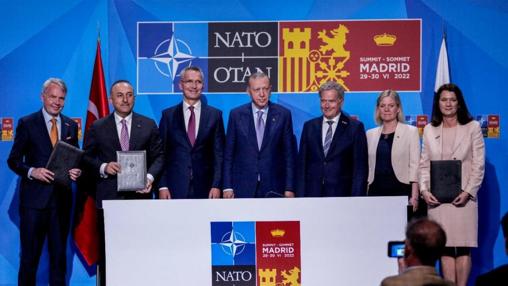 Assinatura do acordo entre Turquia, Finlândia e Suécia para a entrada dos dois países nórdicos na NATO (AP)