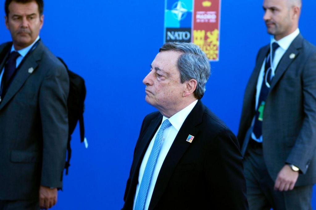 Mario Draghi na Cimeira da NATO em Madrid (AP Photo/Paul White)