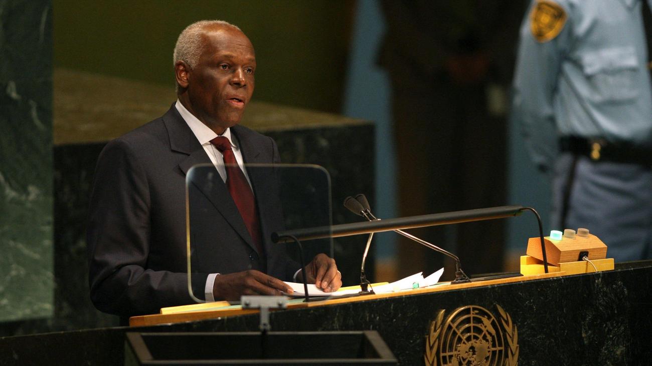 José Eduardo dos Santos fala na 62.ª Assembleia Geral das Nações Unidas no dia 25 de setembro de 2007 (AFP via Getty Images)