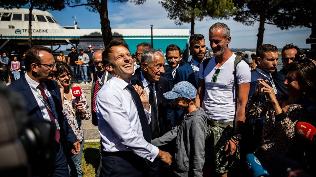 Emmanuel Macron e Marcelo Rebelo de Sousa dão um passeio pelo Parque das Nações depois de participarem na Conferência dos Oceanos. Foto: José Sena Goulão/Lusa