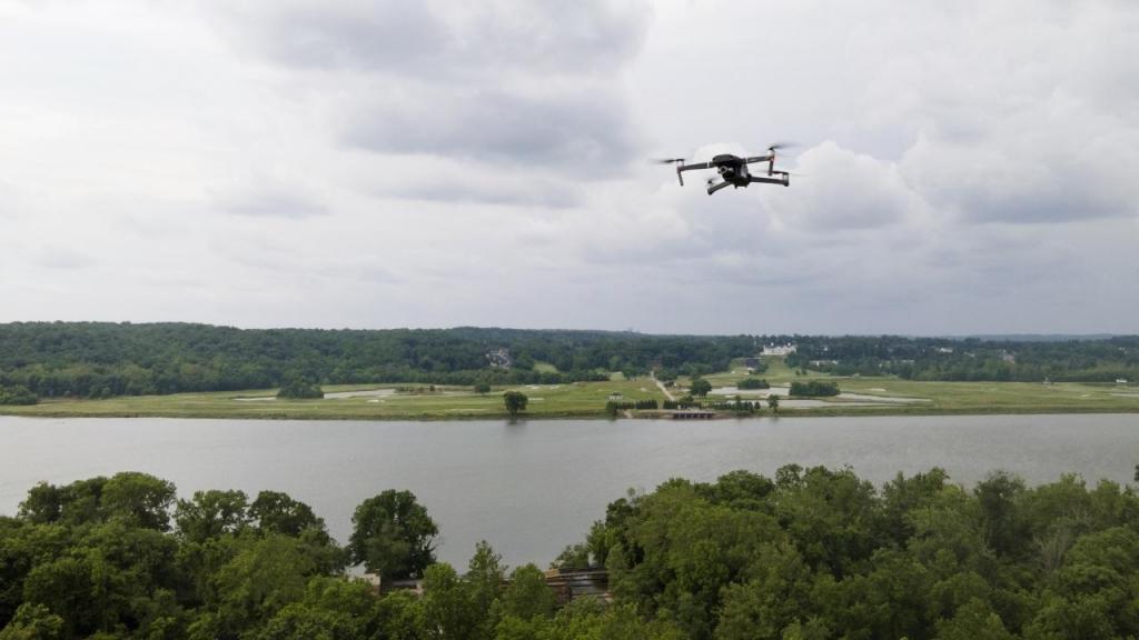 Drones usados contra poluição (Foto: J. Cortez/AP)